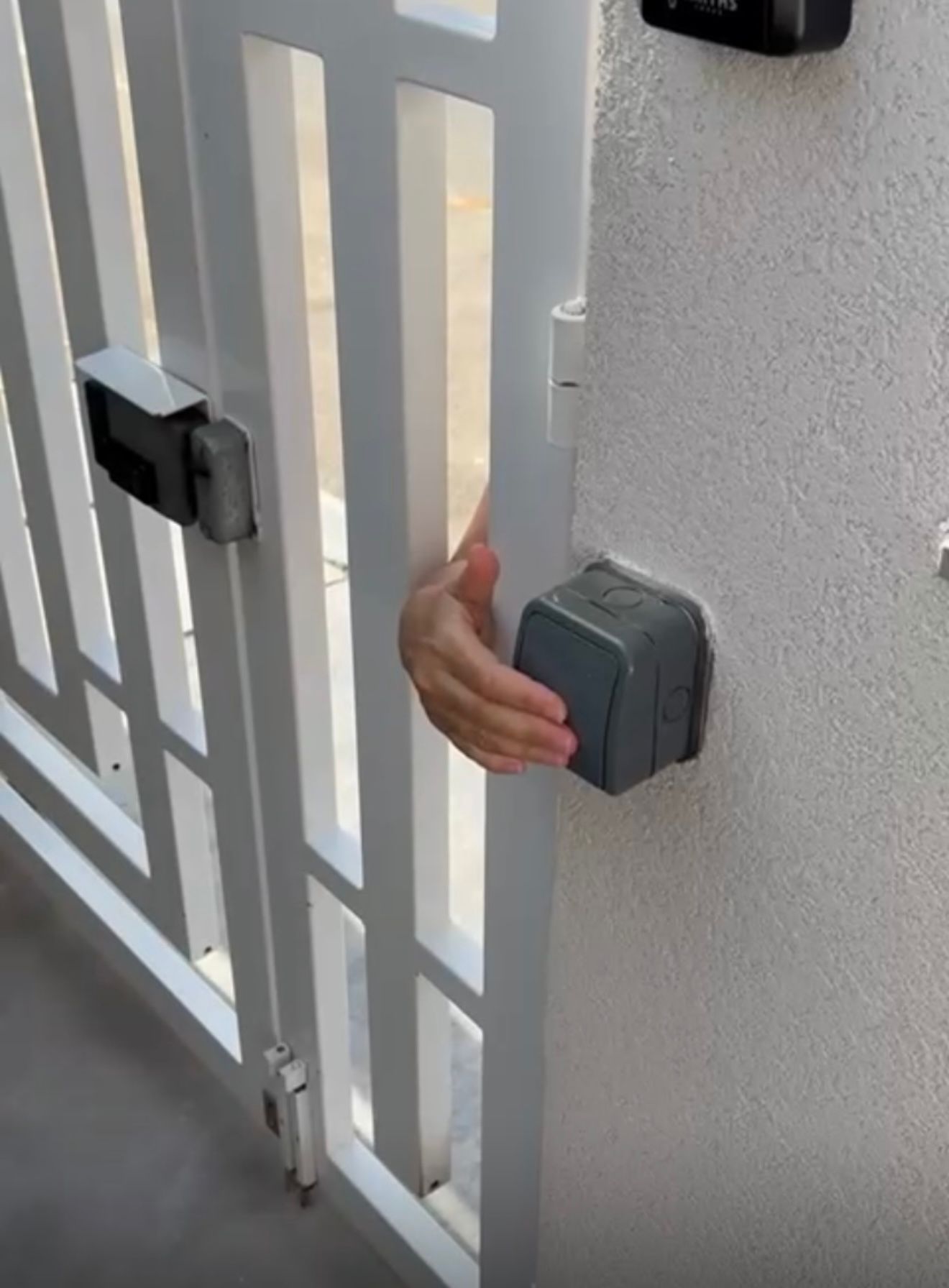 How to open the gate at Villa Ixoria Unit 2